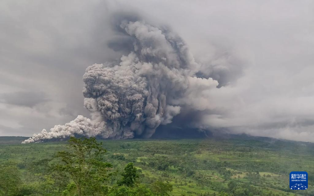 ھىندونېزىيەدىكى سېمېرۇ يانار تېغى پارتلاپ، ئاگاھلاندۇرۇش دەرىجىسى ئەڭ يۇقىرى دەرىجىگە كۆتۈرۈلدى