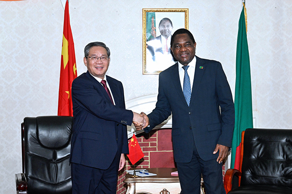 لى چياڭ زامبىيە زۇڭتۇڭى خىچىلېما بىلەن سۆھبەتلەشتى