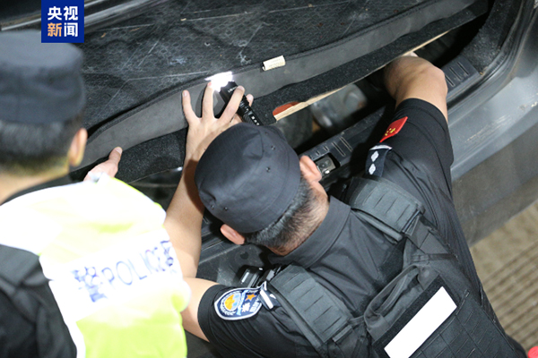 زەھەر تەكشۈرۈش ئەمەلىي جەڭ مۇسابىقىسى ئاخىرلاشتى: 28 كىلوگىرامدىن ئارتۇق زەھەر قولغا چۈشۈرۈلدى، 328 زەھەر چەككۈچى تەكشۈرۈپ بىر تەرەپ قىلىندى