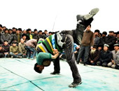 维吾尔民间摔跤活动