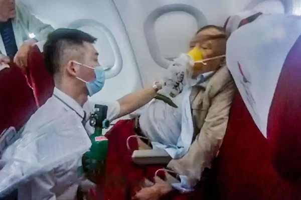 A67773 نۆۋەتچى ئايروپىلان جىددىي قونۇشقا تەييارلاندى